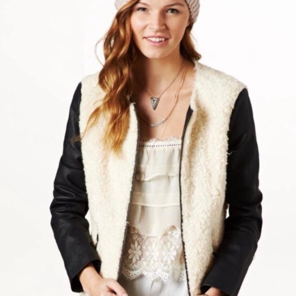 American Eagle Outfitters XL Ivory Sherpa Jacket with Black Faux Leather Sleeves